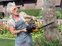 P Nk Heartbreak Is A Motherf Cker Al Borde