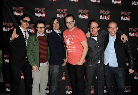 Kinky & Weezer
