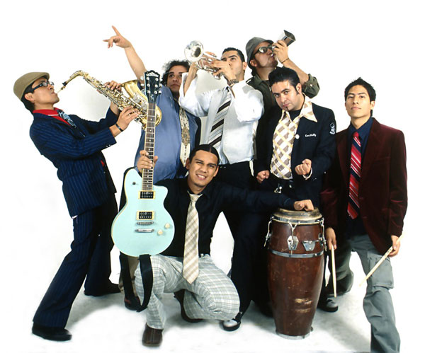 Un Salon lleno...pero de musicos