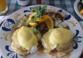 the kettle crab cake benedict