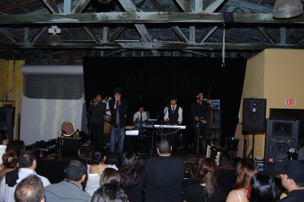 acoustic-may09-mad-marionettes-8