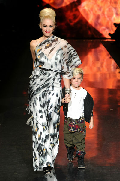 fashion-week-fall-2011-63556475