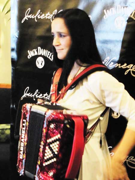 julieta_venegas_alternativa