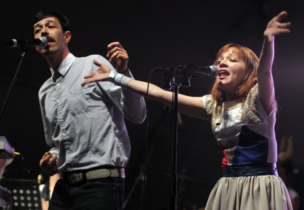 vive-latino-2011-sabado-natalia-lafourcade-meme-cafeta