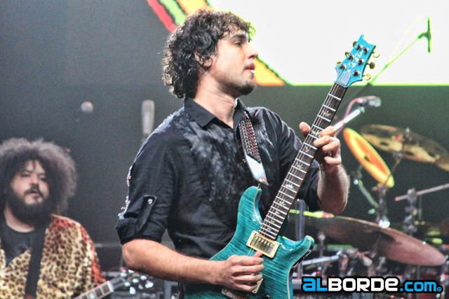 calle-13-nokia-theatre-3