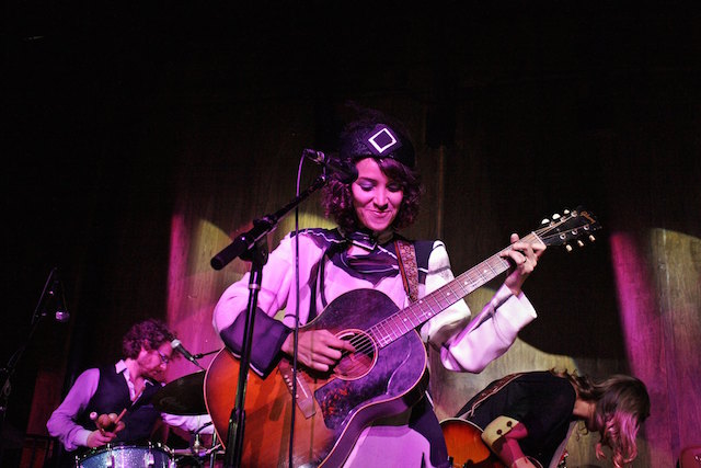 gaby-moreno-club-los-globos-6