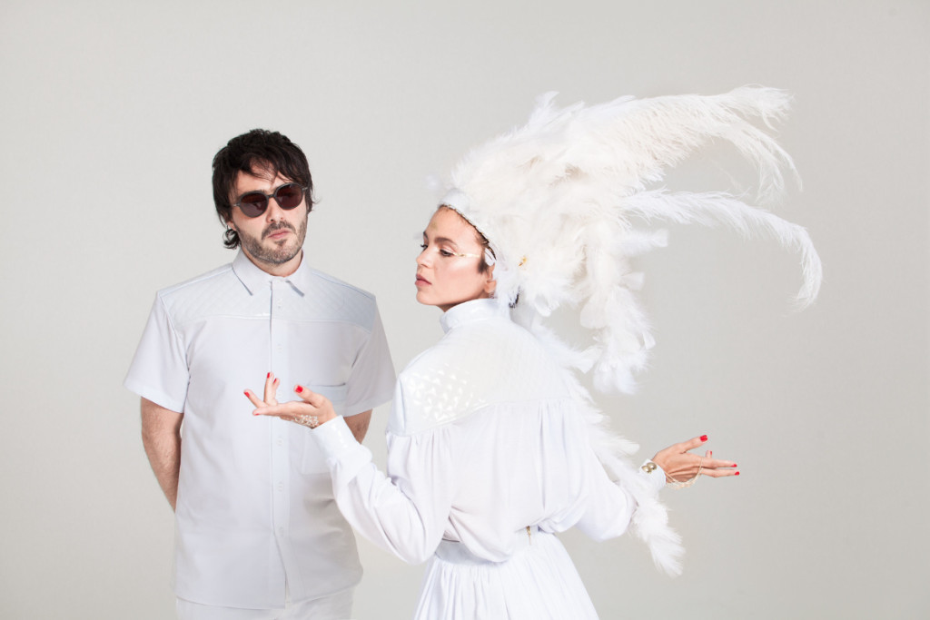 Somos Dos - Bomba Estereo