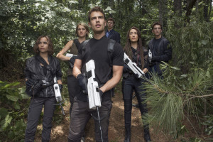 Allegiant Cast