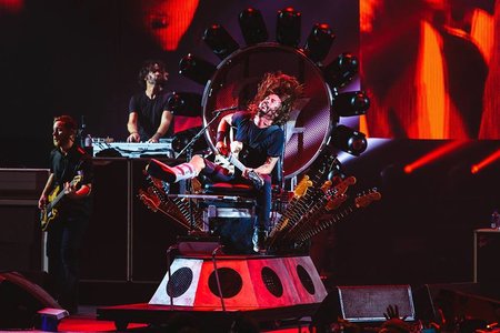 Dave Grohl Guitar Throne